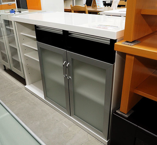 キッチン カウンター  白×黒  収納付き　ガラス扉　W 120.5×H 86.5× D 51.5 ㎝