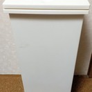 ゴミ箱（白）　『スクエア プッシュペール』　２４リットル × １つ