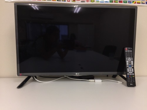 ＜ほぼ新品＞LG 32V型 フルハイビジョン液晶テレビ 外付けHDD対応(裏録対応) IPS液晶 直下型LEDバックライト 32LF5800