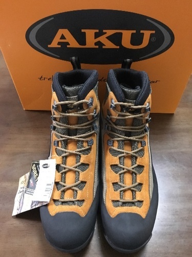 AKUの登山靴 未使用