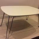 白色　テーブル　無料