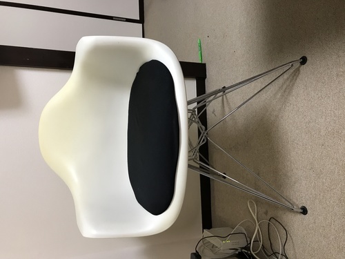 Vitra Eames イームズ/アームシェル 白 エッフェル クッション付 正規品