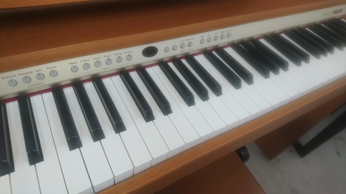 Roland　DP-970C　2006製　専用高低椅子　￥27.000-