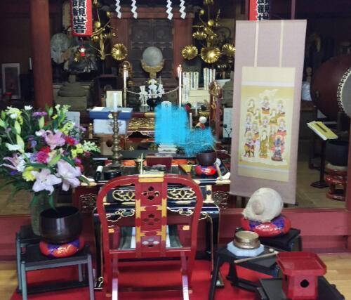 僧侶です。お葬式に沢山の費用かけられない