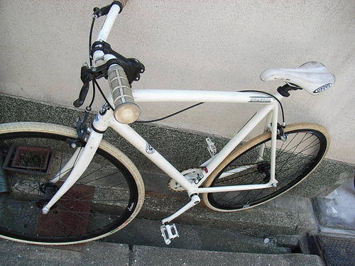 無料配達地域あり、「ダーカス ワン マスター」のピストバイクを自転車出張修理店グッドサイクルが出品
