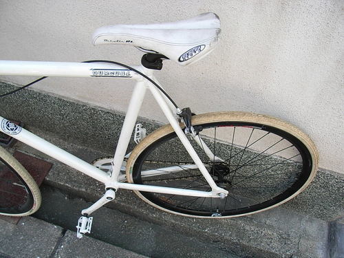 無料配達地域あり、「ダーカス ワン マスター」のピストバイクを自転車出張修理店グッドサイクルが出品