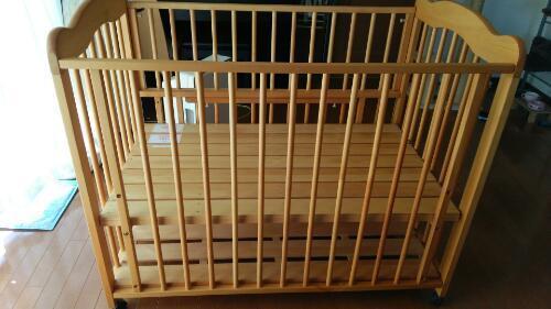 1年保証 ベビーベッド キャスター ストッパー付 ハイタイプ 高さ調整 木製 組み立て式 0ヶ月〜24ヶ月 洗えるカバー 防水シーツ 赤ちゃんベッド 送料無料 ベビーベッド ハイタイプ 折り畳み 木製 天然木 新生児 日本