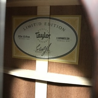 Taylor 322e エレアコギター【ハードケース付き】美品
