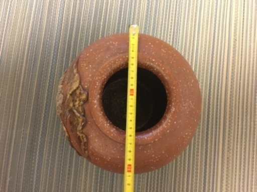 骨董壺(高さ約22cmx直径約25cm)