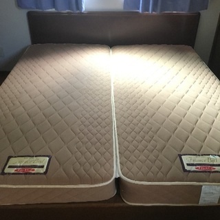 クイーンサイズ 多収納ベッドフレーム