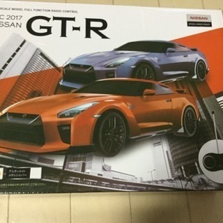 GT-Rのラジコン➕トヨタ自動車ハイエースラジコン