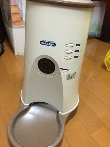 ★新品★ ペット自動給餌器 犬猫