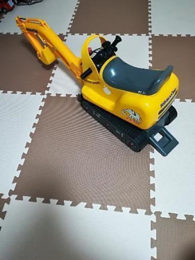 コマツ ショベルカー おもちゃ 電動ハンドル操作