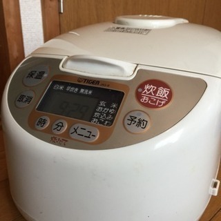 炊飯器(TIGER炊きたて JAG-B100 5.5合)