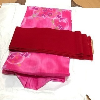 子供用ピンク浴衣・赤い帯付き