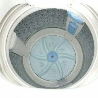 水を循環させて節水・省エネ。洗うたび槽も衣類も自動で清潔。抗菌水で衣類を洗って部屋干しのニオイを防ぐ。低騒音で夜も安心、時間を気にせずいつでも洗濯できる  2013年式TOSHIBA7キロ洗濯機です！ 風乾燥と槽乾燥と槽洗浄付きです！💫 配送無料です！💫