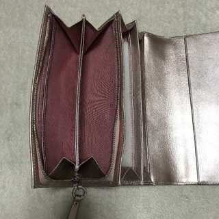 値下げします。アンテプリマ 長財布です。