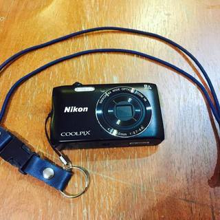 【新品】充電器付き！Nikonデジタルカメラ