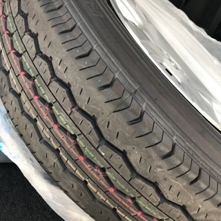 ハイエースバン4型 15インチLT純正タイヤ 新車外し4本セット