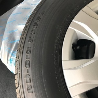 ハイエースバン4型 15インチLT純正タイヤ 新車外し4本セット