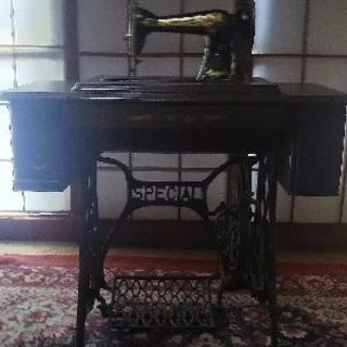 昭和のレトロなミシン