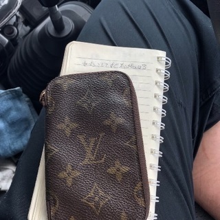 VUITTONのキーケース売ります！