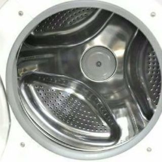 2011年式6キロドラム式洗濯機です！💫 タテ型と同等サイズが嬉しいドラム式洗濯機です。 「スリム&コンパクト設計」も魅力でオシャレなデザインです。 今の季節にピッタリです！💫 取り扱い説明書付きです 配送無料です！💫