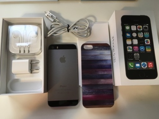 Iphone 5S：64GB：au : イヤホン新品