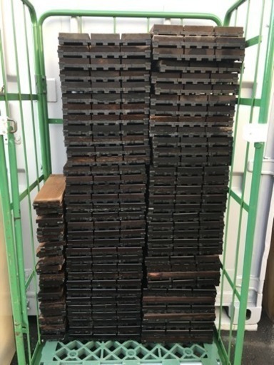 ウッドタイル ウッドデッキタイル ジョイントタイル 木製 32.4×32.4 67枚 32.4×10.8 17枚 中古品
