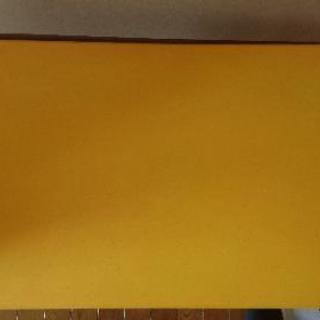 折りたたみ机　黄色
