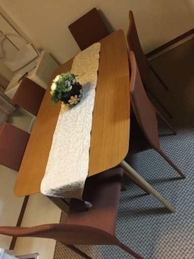 ダイニングテーブル、椅子6脚セット新大阪民泊