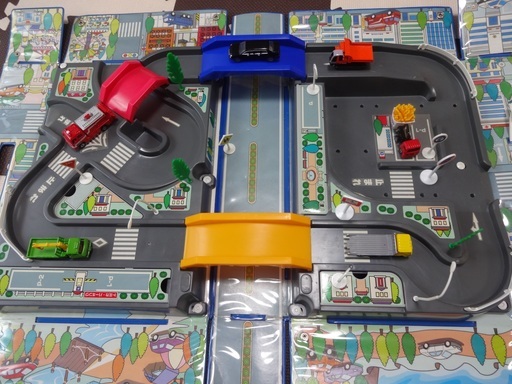 トミカおでかけ立体マップ けんけん 駒込のおもちゃ 乗り物 ミニチュア の中古あげます 譲ります ジモティーで不用品の処分