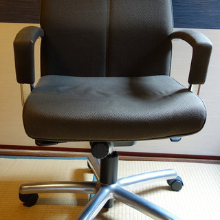 【無料】内田洋行の椅子です