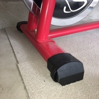 室内で有酸素運動ができるスピンバイク