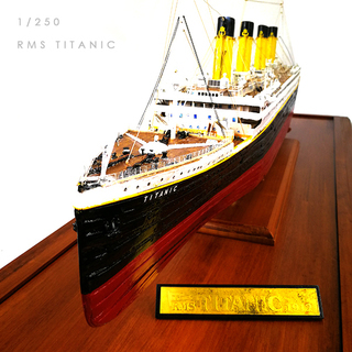 特注アクリルケース付き 1/250 RMS TITANIC 週刊...