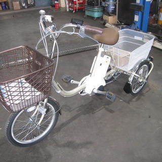 Panasonic（パナソニック） 2016年モデル ビビライフ BE-ELR83 電動三輪自転車 専用充電器付　ほぼ新品　色　チタンシルバー