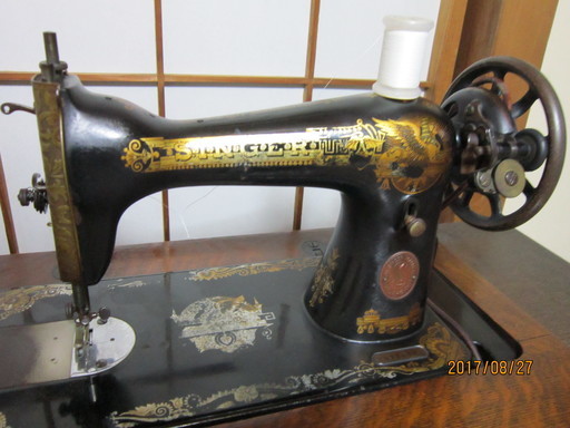 No.399 SINGER 15K88 シンガー製 家庭用足踏みミシン：アンティークミシン修理士の工房 足踏みミシン・手回しミシンのミシン一番店