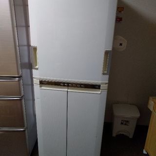 2003年式　シャープ　冷蔵庫