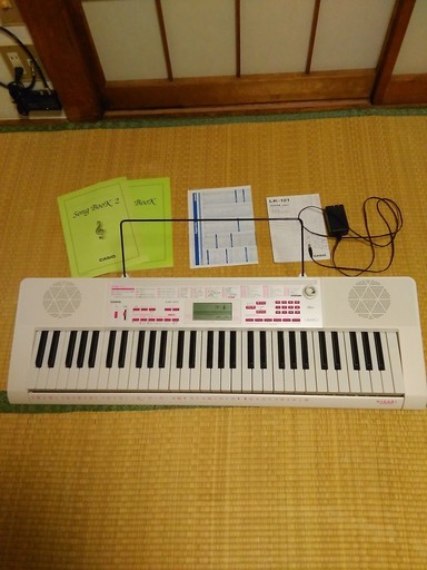 カシオ電子ピアノ　LK-121　ＨＩＫＡＲＩナビゲーション