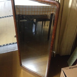 古い鏡台に付いていた鏡です。　和風　無料
