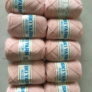 ピンクの毛糸 10玉