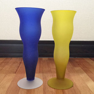 磨り（曇り）ガラス　花瓶　青と黄色