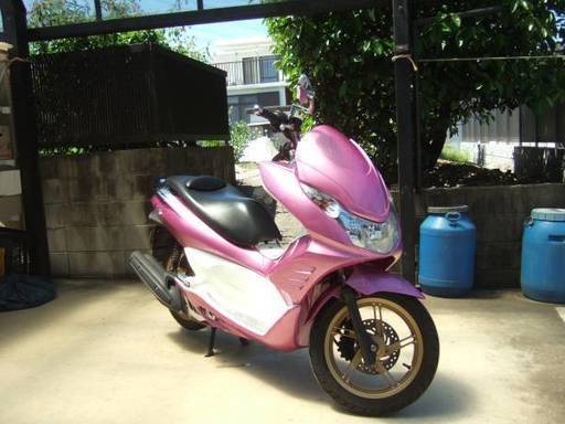 PCX125 　espエンジン　2013モデル　USBソケット 46Ｌリアボックス スマホホルダー付　送料込み（北海道・沖縄と離島を除く）