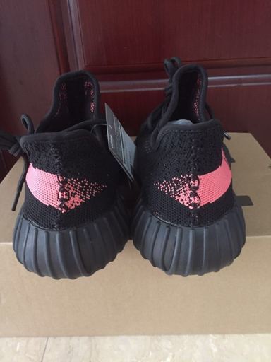 yeezy boost 350 V2 black red　ラクマで購入すれば、割引できます。