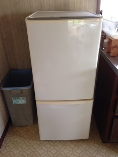 冷蔵庫 パナソニック NR-B143W ホワイト 2011年製