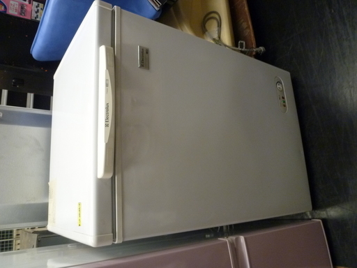 中古 electrolux ECB105 フリーザー 105 L 冷凍庫 2011年製