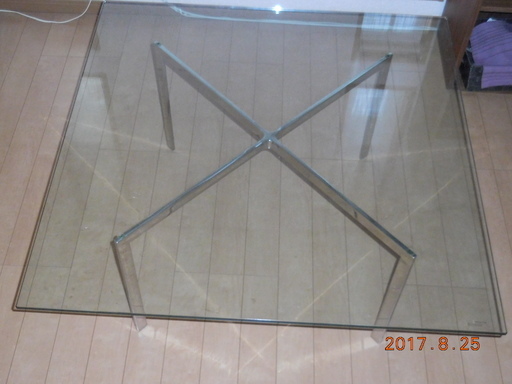 ローテーブル 天板が強化ガラス板 アウディ 戸塚のテーブル 座卓 ローテーブル の中古あげます 譲ります ジモティーで不用品の処分