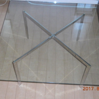 ローテーブル（天板が強化ガラス板）