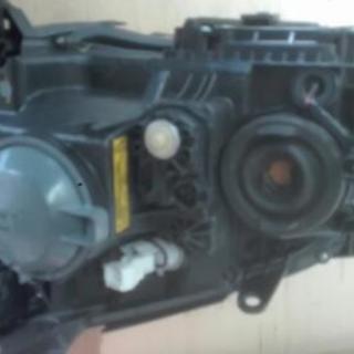 アベンシスAZT251W　左右ヘッドライトセット　Assy　HID