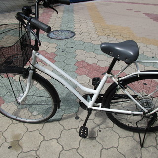 中古自転車1384 前後タイヤ新品！ 26インチ 3段ギヤ LEDオート